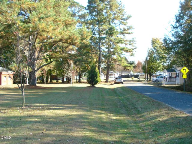 758 Antioch Church Road, Dunn, NC 28334