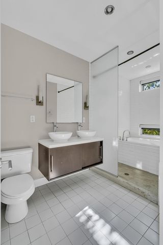 704 Strickland Dr, Nashville, TN 37206