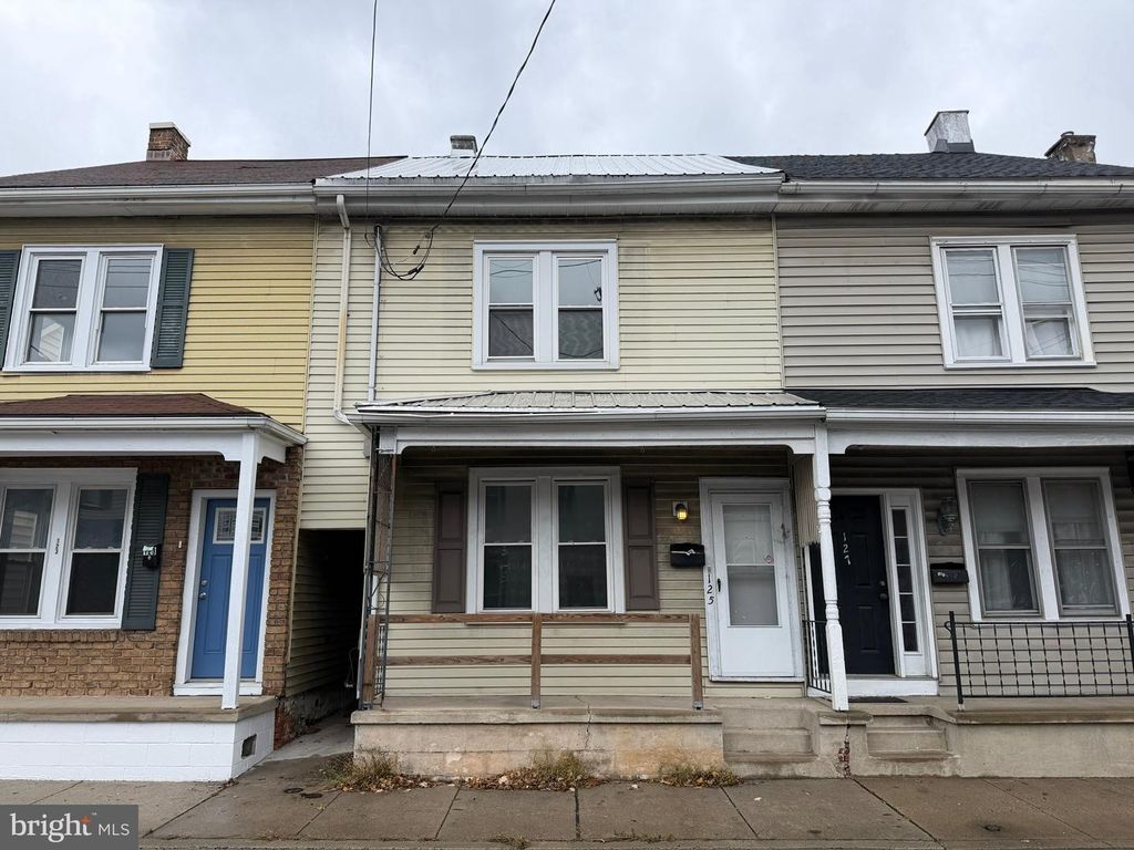 125 S MAIN ST, Manheim, PA 17545