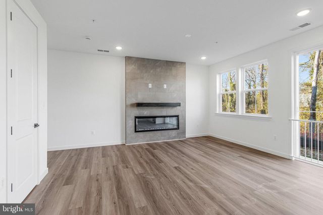 5722 HOWARD DR, Glen Burnie, MD 21061