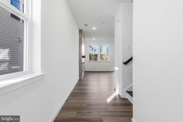 5722 HOWARD DR, Glen Burnie, MD 21061