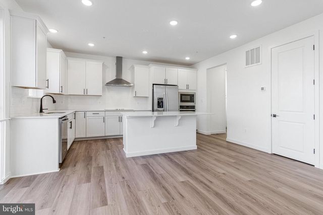 5722 HOWARD DR, Glen Burnie, MD 21061