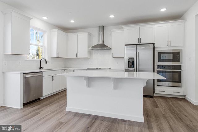 5722 HOWARD DR, Glen Burnie, MD 21061