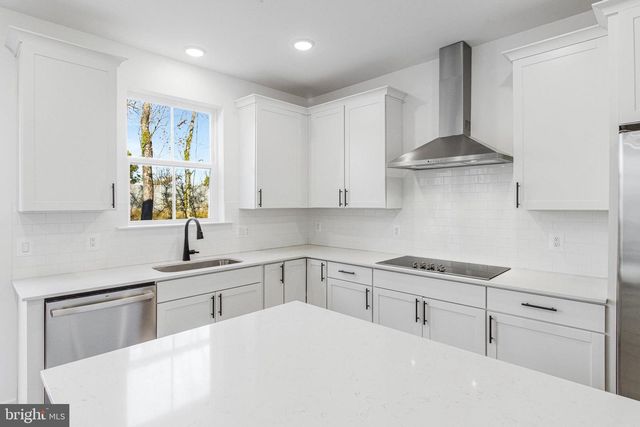 5722 HOWARD DR, Glen Burnie, MD 21061