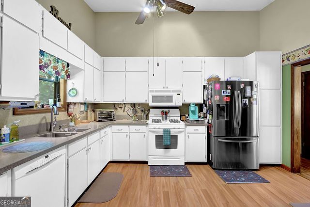 3491 Birchwood Trail, Snellville, GA 30078