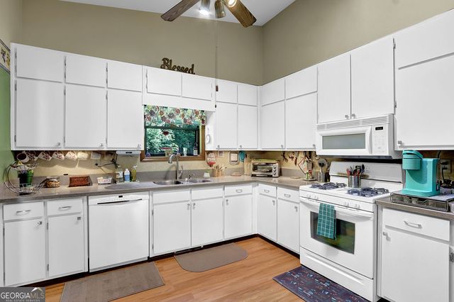 3491 Birchwood Trail, Snellville, GA 30078