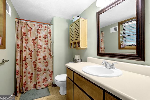 3491 Birchwood Trail, Snellville, GA 30078