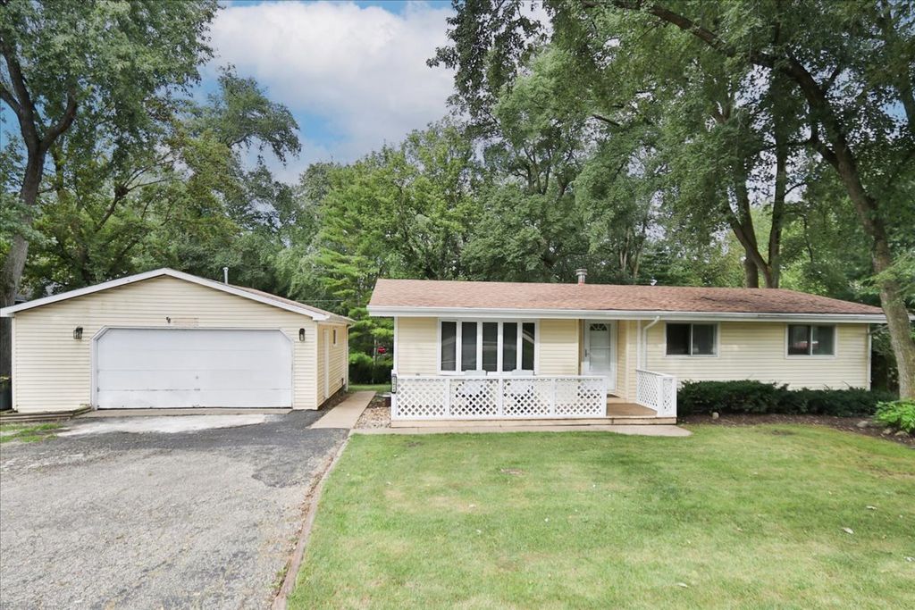 23874 N Echo Lake Road, Lake Zurich, IL 60047 — exterior