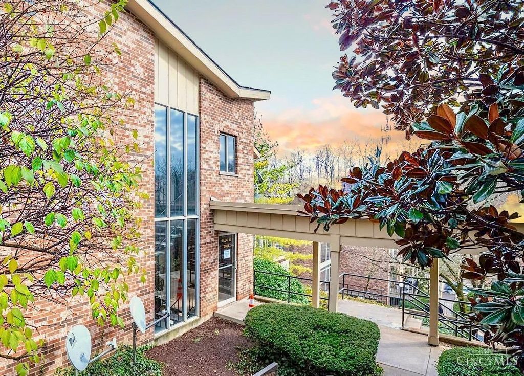 3069 Alpine Terrace, Cincinnati, OH 45208