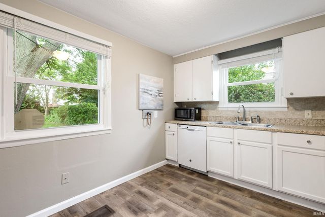 1624 Southeast Drive, South Bend, IN 46614