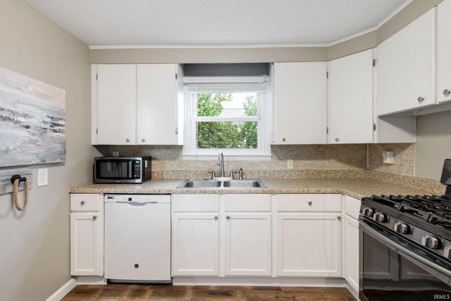 1624 Southeast Drive, South Bend, IN 46614