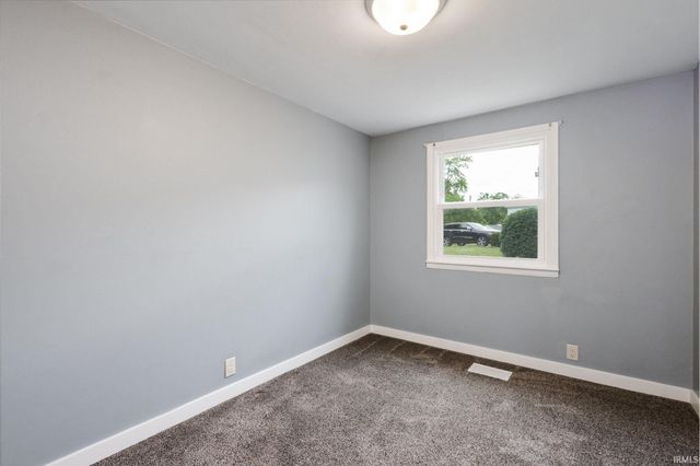 1624 Southeast Drive, South Bend, IN 46614