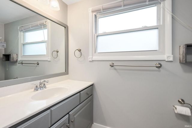 1624 Southeast Drive, South Bend, IN 46614