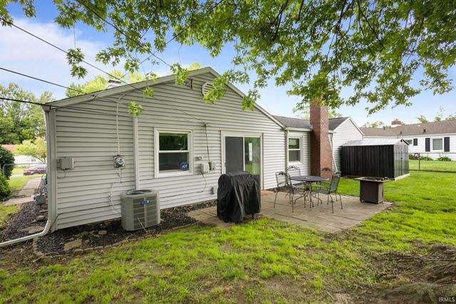 1624 Southeast Drive, South Bend, IN 46614