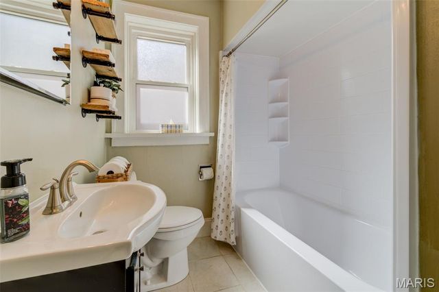 5453 Robert Avenue, St Louis, MO 63109
