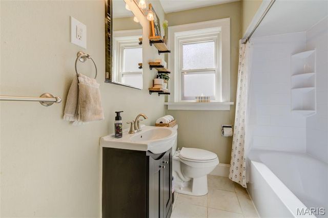 5453 Robert Avenue, St Louis, MO 63109