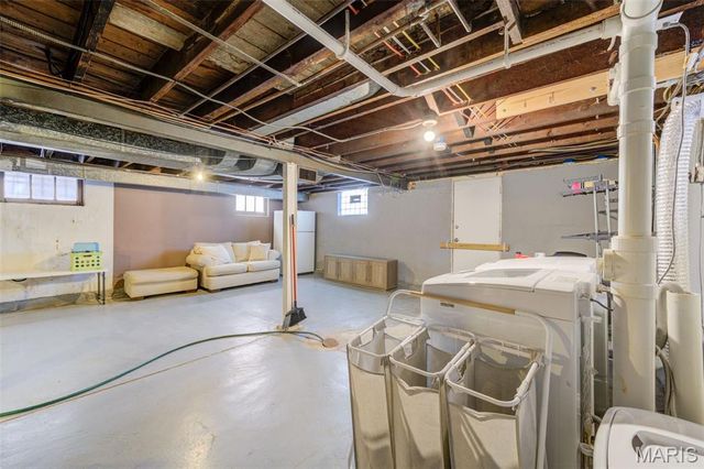 5453 Robert Avenue, St Louis, MO 63109