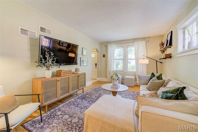 5453 Robert Avenue, St Louis, MO 63109