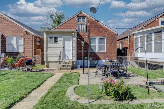 5453 Robert Avenue, St Louis, MO 63109