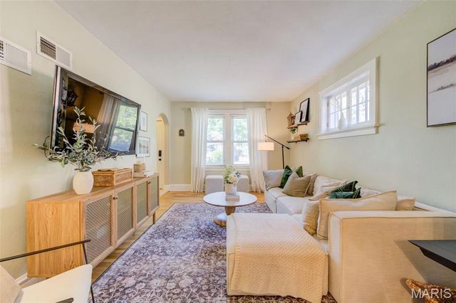 5453 Robert Avenue, St Louis, MO 63109