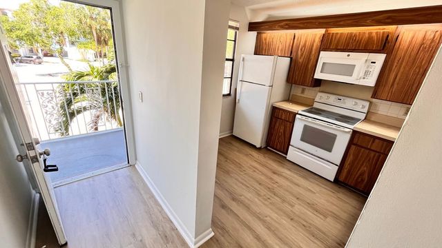 3511 Village Boulevard Unit 206, West Palm Beach, FL 33409