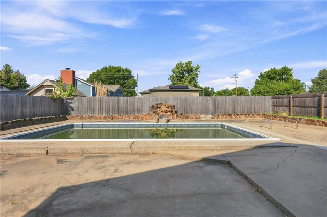 1217 N Oklahoma Avenue, Claremore, OK 74017