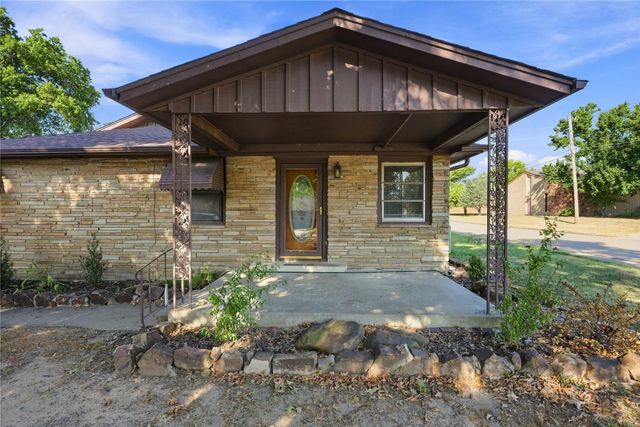 1217 N Oklahoma Avenue, Claremore, OK 74017