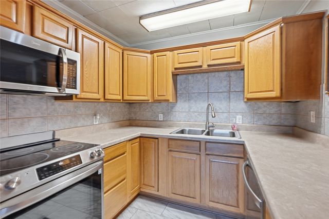 1217 N Oklahoma Avenue, Claremore, OK 74017