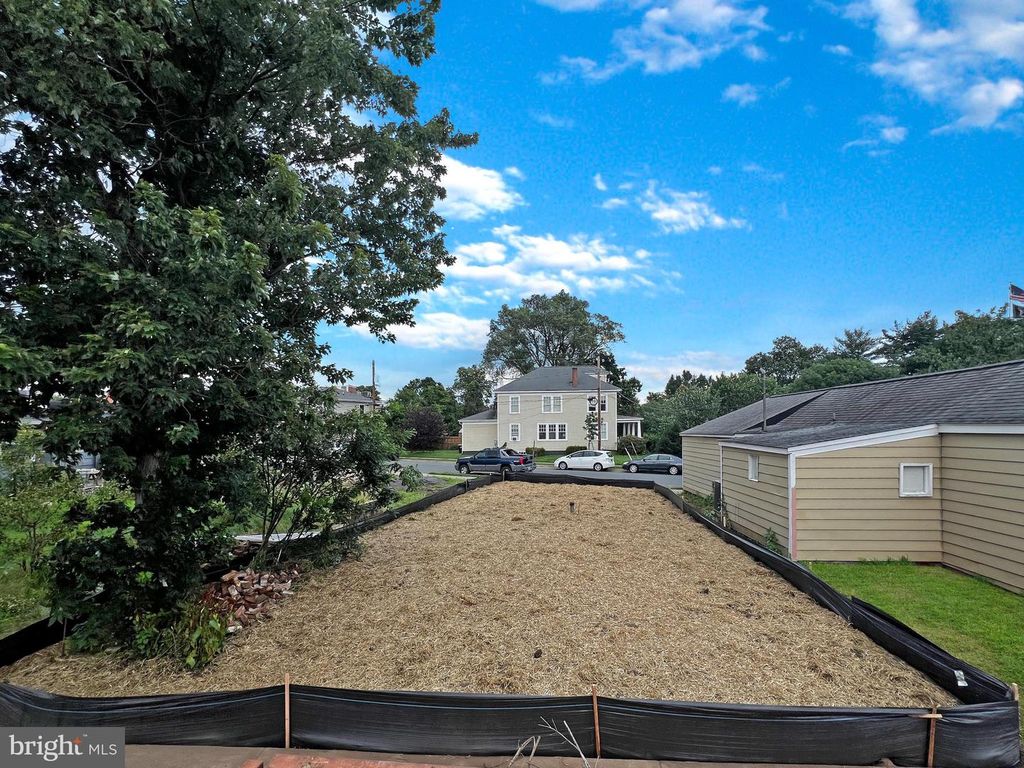 904 LIBERTY ST, Fredericksburg, VA 22401