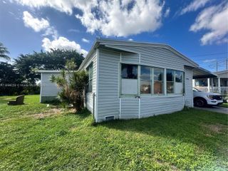 21870 NW 1st St H, Pembroke Pines, FL 33029