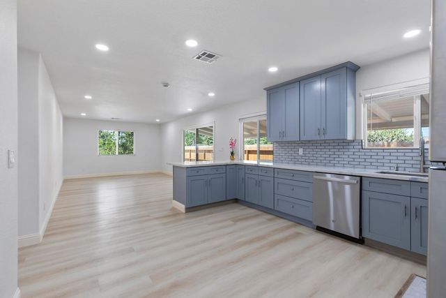 403 Kerr Ave, Modesto, CA 95354