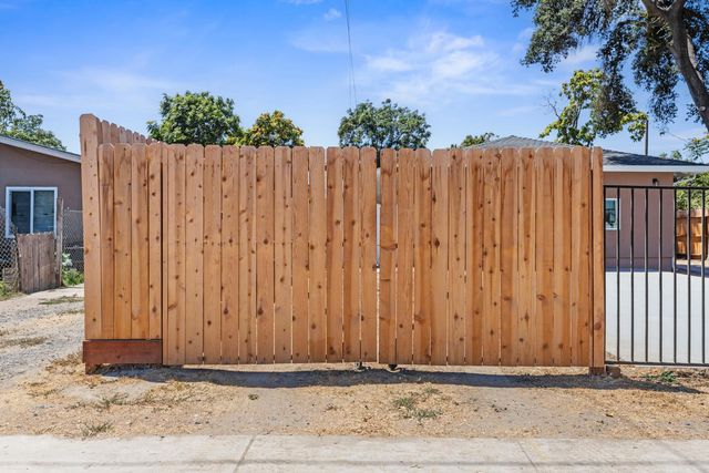 403 Kerr Ave, Modesto, CA 95354