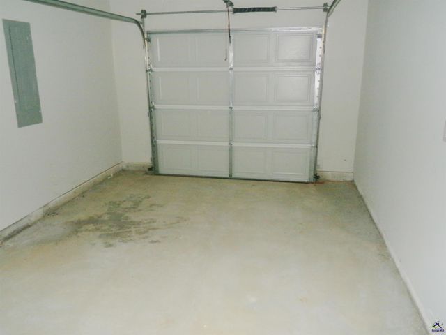 404 NW Oakwood Drive, Milledgeville, GA 31061