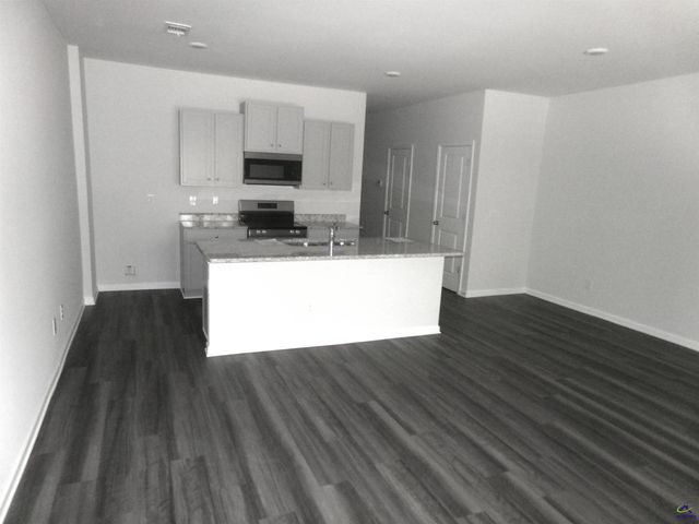 404 NW Oakwood Drive, Milledgeville, GA 31061