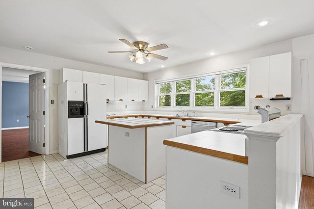 924 CHART CT, Lusby, MD 20657