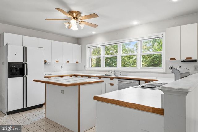 924 CHART CT, Lusby, MD 20657