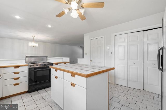 924 CHART CT, Lusby, MD 20657