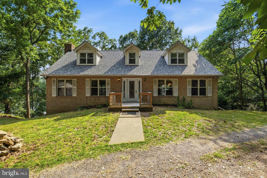 924 CHART CT, Lusby, MD 20657