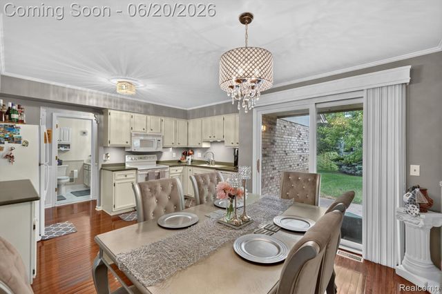 15905 New Bedford Drive 334, Clinton Charter Township, MI 48038