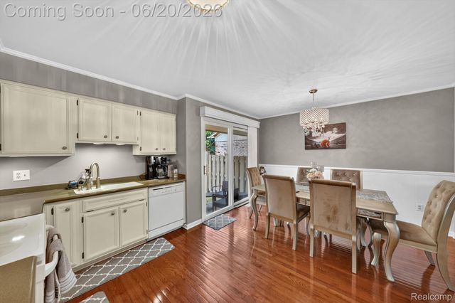 15905 New Bedford Drive 334, Clinton Charter Township, MI 48038