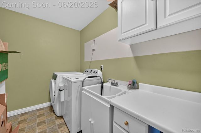 15905 New Bedford Drive 334, Clinton Charter Township, MI 48038