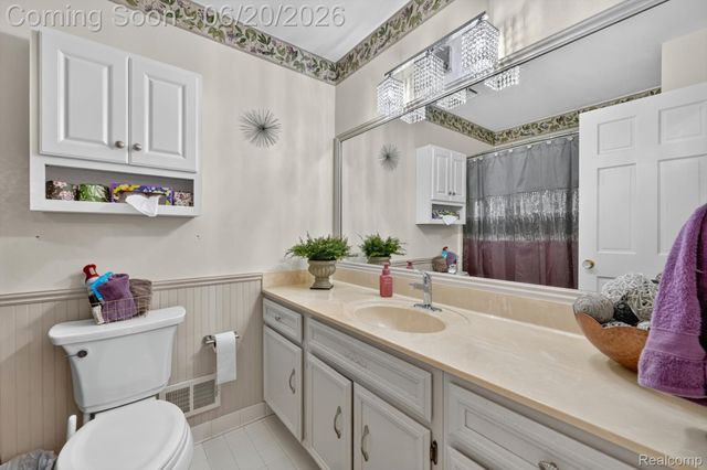 15905 New Bedford Drive 334, Clinton Charter Township, MI 48038