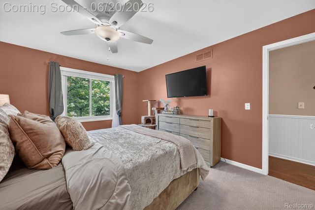 15905 New Bedford Drive 334, Clinton Charter Township, MI 48038