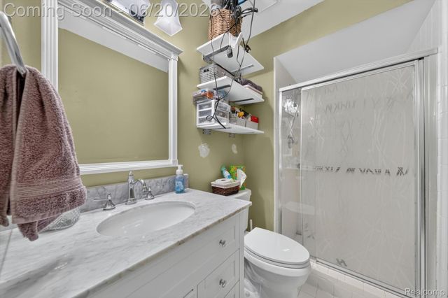 15905 New Bedford Drive 334, Clinton Charter Township, MI 48038