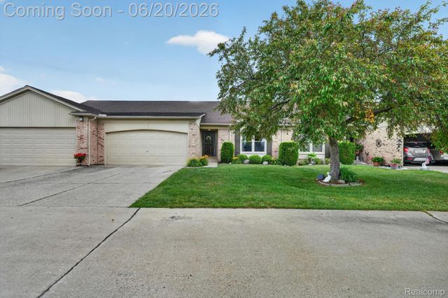 15905 New Bedford Drive 334, Clinton Charter Township, MI 48038