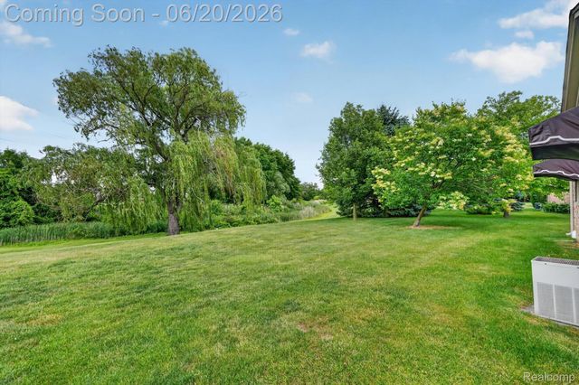 15905 New Bedford Drive 334, Clinton Charter Township, MI 48038