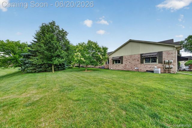 15905 New Bedford Drive 334, Clinton Charter Township, MI 48038