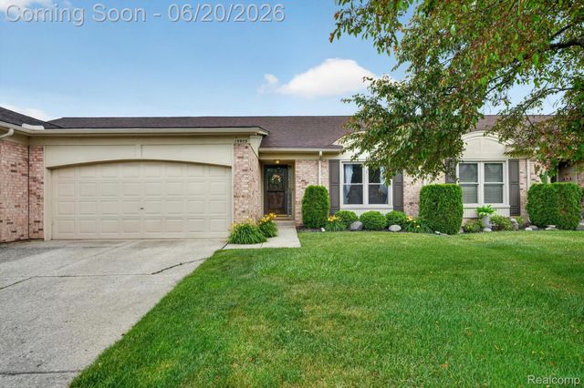 15905 New Bedford Drive 334, Clinton Charter Township, MI 48038