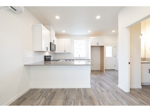 14722 Se POWELL Blvd, Portland, OR 97236