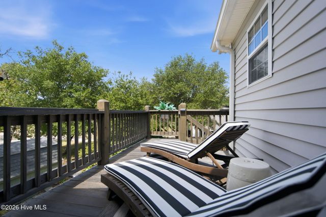 101 NW 11th Street, Oak Island, NC 28465